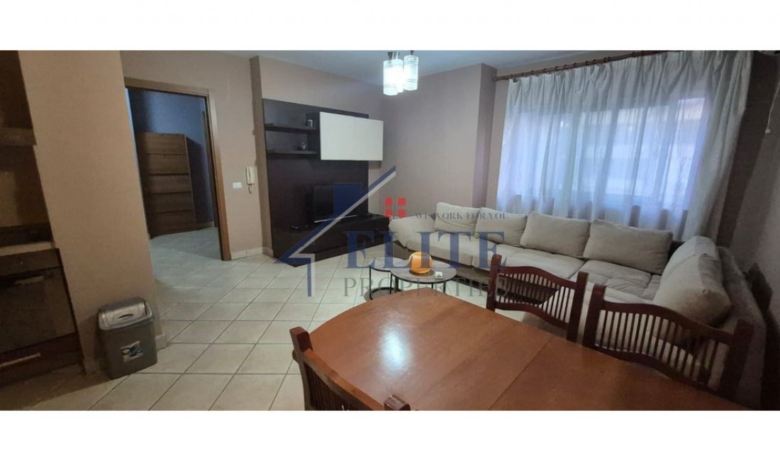 Shtepi me qera Apartament ne Tirane, 2+1, Mobilimi E mobiluar, Pagesa 700  Euro.