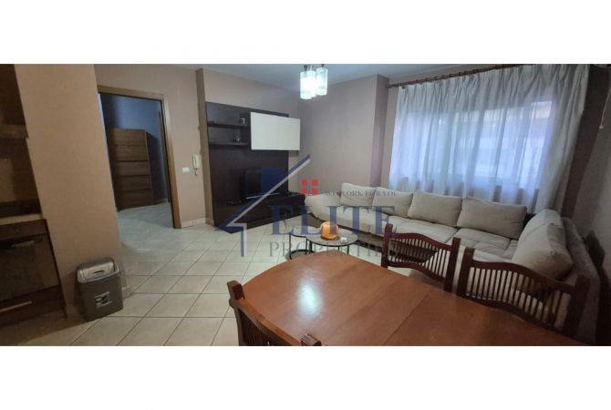 21 Dhjetori , apartament 2+1 me qira