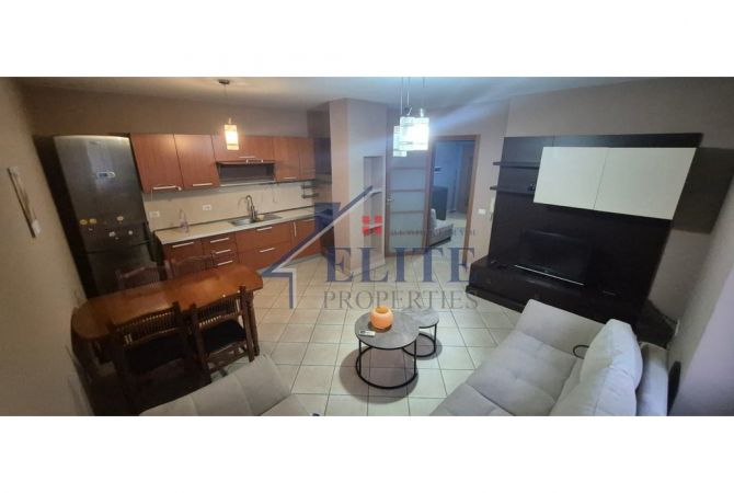 Shtepi me qera Apartament ne Tirane, 2+1, Mobilimi E mobiluar, Pagesa 700  Euro.
