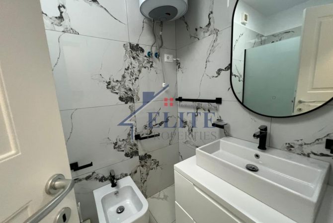 Shtepi me qera Apartament ne Tirane, 2+1, Mobilimi E mobiluar, Pagesa 800  Euro.