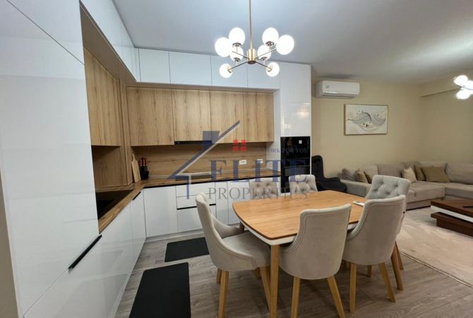 Shtepi me qera Apartament ne Tirane, 2+1, Mobilimi E mobiluar, Pagesa 800  Euro.