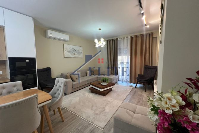 Shtepi me qera Apartament ne Tirane, 2+1, Mobilimi E mobiluar, Pagesa 800  Euro.