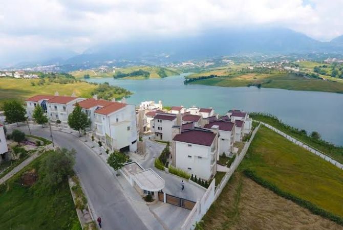 Farkë ,Tokë për Shitje