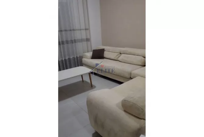Shtepi me qera Apartament ne Tirane, 1+1, Mobilimi E mobiluar, Pagesa 650  Euro.