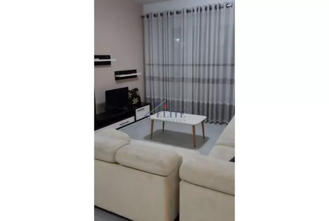 Pazari i Ri, apartament 1+1 me qira