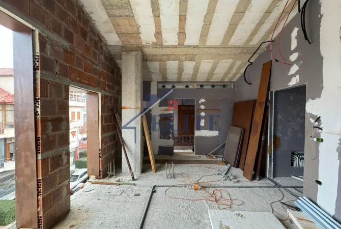 Korce, hotel ne shitje