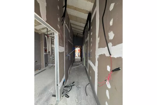 Korce, hotel ne shitje