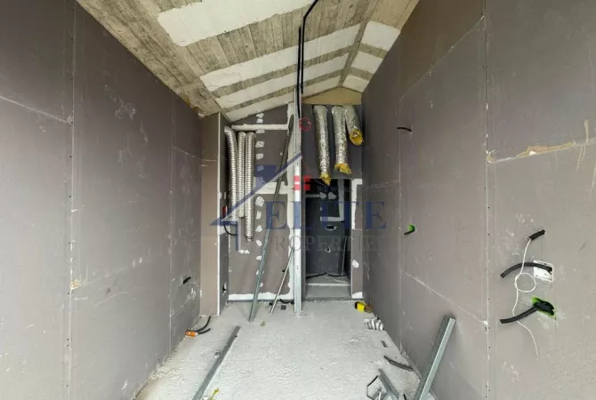 Korce, hotel ne shitje