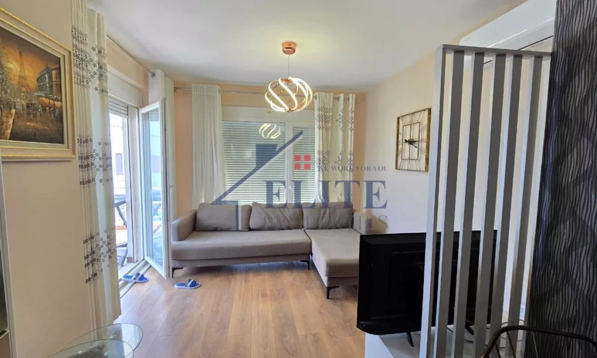 Shtepi me qera Apartament ne Tirane, 2+1, Mobilimi E mobiluar, Pagesa 650  Euro.