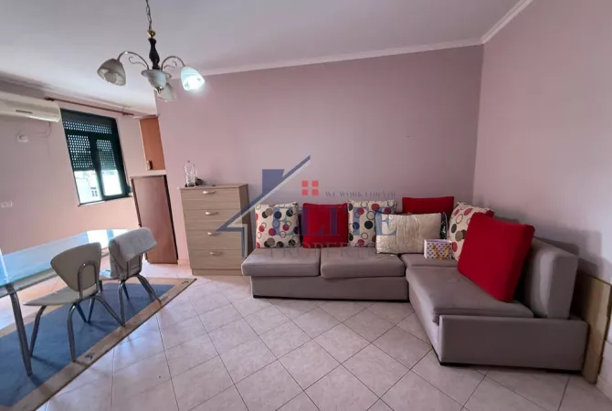 Ish Ekspozita, apartament 1+1 me qira