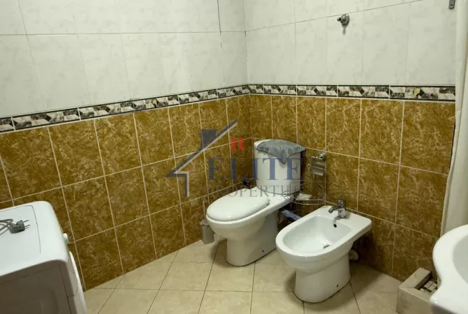 Shtepi me qera Apartament ne Tirane, 1+1, Mobilimi E mobiluar, Pagesa 550  Euro.