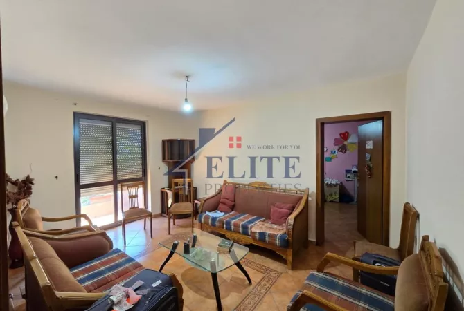 Rr. Muhamet Gjollesha pranë 21 Dhjetorit, apartament 2+1 ne shitje