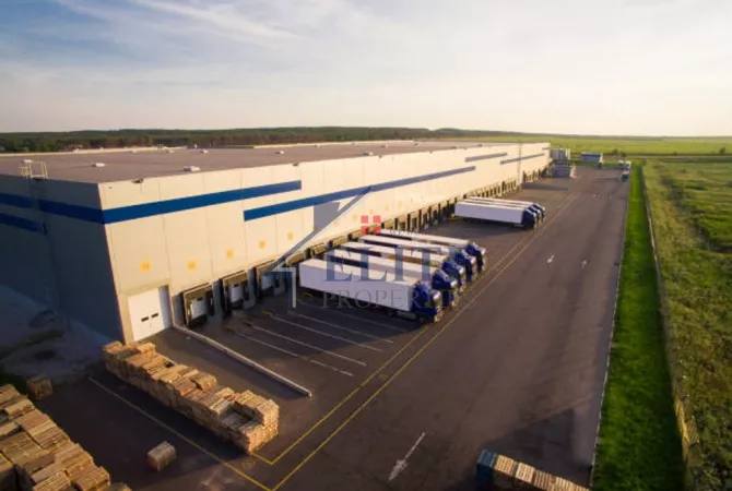 Vaqarr, magazinë me qira