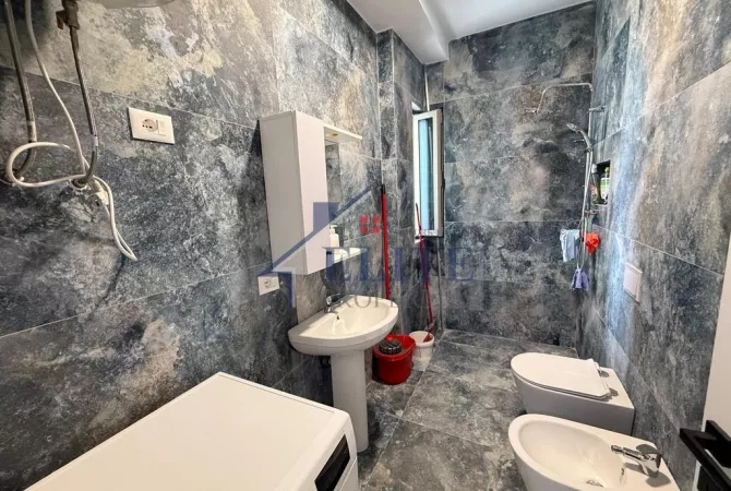 Shtepi me qera Apartament ne Tirane, 2+1, Mobilimi E mobiluar, Pagesa 800  Euro.