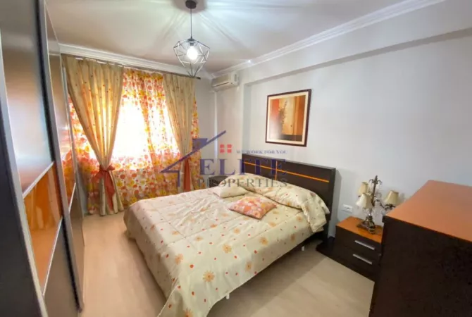 Shtepi me qera Apartament ne Tirane, 3+1, Mobilimi E mobiluar, Pagesa 1,200  Euro.