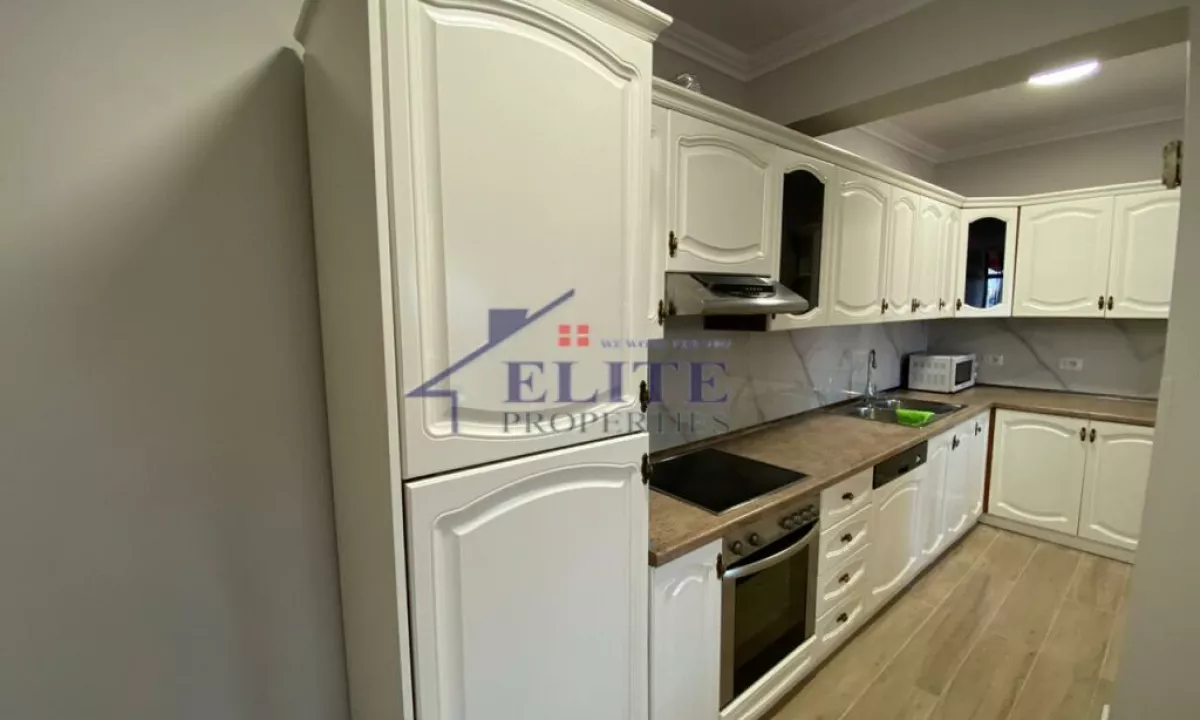 Shtepi me qera Apartament ne Tirane, 3+1, Mobilimi E mobiluar, Pagesa 1,200  Euro.