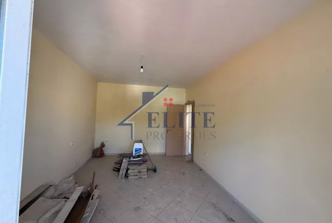 Shtepi ne shitje Apartament ne Tirane, 2+1, Mobilimi Bosh, pa mobiluar, Pagesa 130,000  Euro.