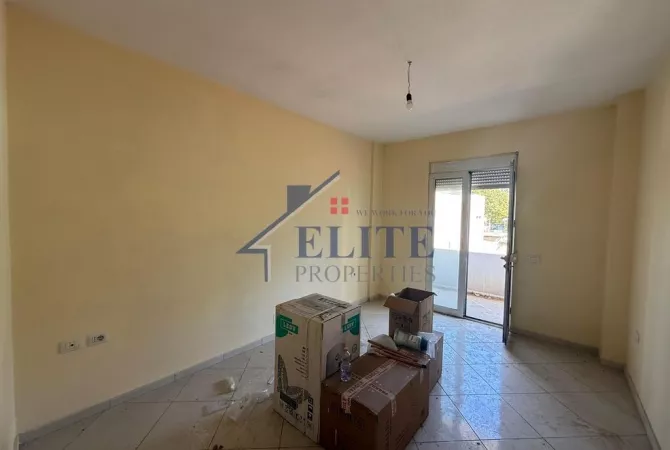 Shtepi ne shitje Apartament ne Tirane, 2+1, Mobilimi Bosh, pa mobiluar, Pagesa 130,000  Euro.