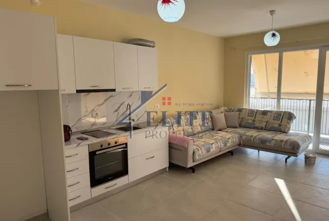 Shtepi me qera Apartament ne Tirane, 2+1, Mobilimi Pjeserisht e mobiluar, Pagesa 380  Euro.
