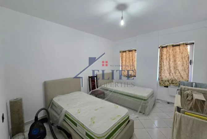 Shtepi ne shitje Apartament ne Tirane, 2+1, Mobilimi E mobiluar, Pagesa 140,000  Euro.