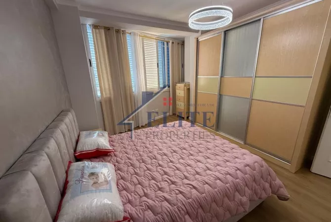 Shtepi ne shitje Apartament ne Tirane, 1+1, Mobilimi E mobiluar, Pagesa 140,000  Euro.