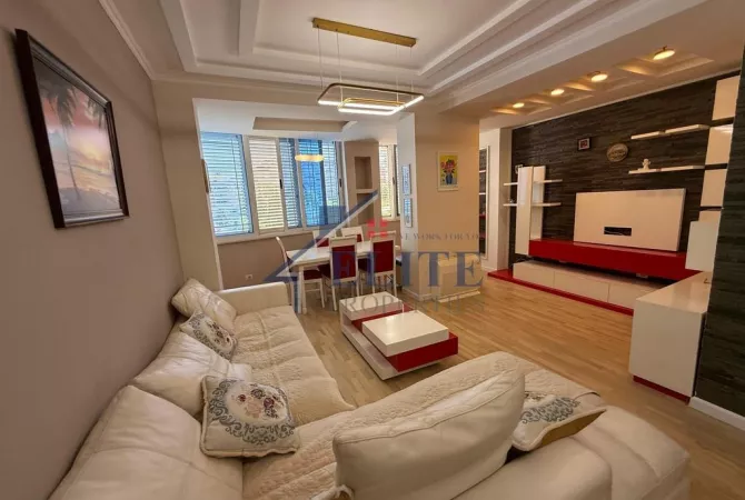 Shtepi ne shitje Apartament ne Tirane, 1+1, Mobilimi E mobiluar, Pagesa 140,000  Euro.