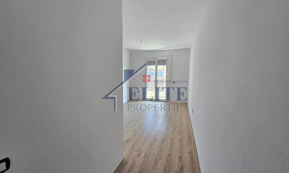 Shtepi ne shitje Apartament ne Tirane, 1+1, Mobilimi Bosh, pa mobiluar, Pagesa 100,260  Euro.