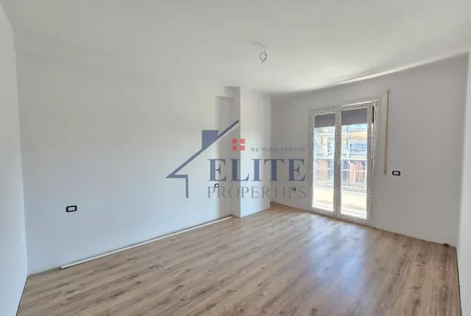 Shtepi ne shitje Apartament ne Tirane, 1+1, Mobilimi Bosh, pa mobiluar, Pagesa 100,260  Euro.