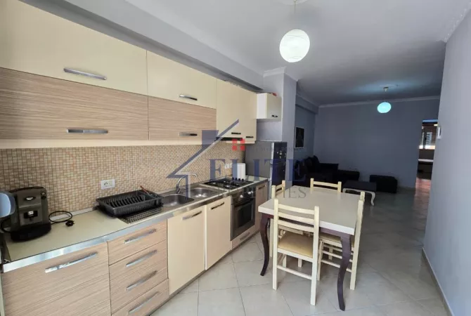 Shtepi me qera Apartament ne Tirane, 2+1, Mobilimi E mobiluar, Pagesa 53,000  Leke.