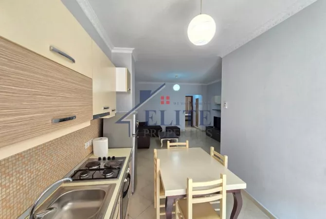 Shtepi me qera Apartament ne Tirane, 2+1, Mobilimi E mobiluar, Pagesa 53,000  Leke.