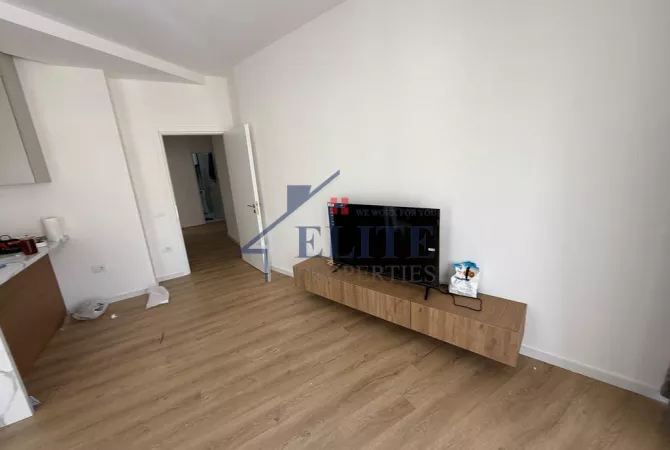Astir, apartament 2+1 me qira  