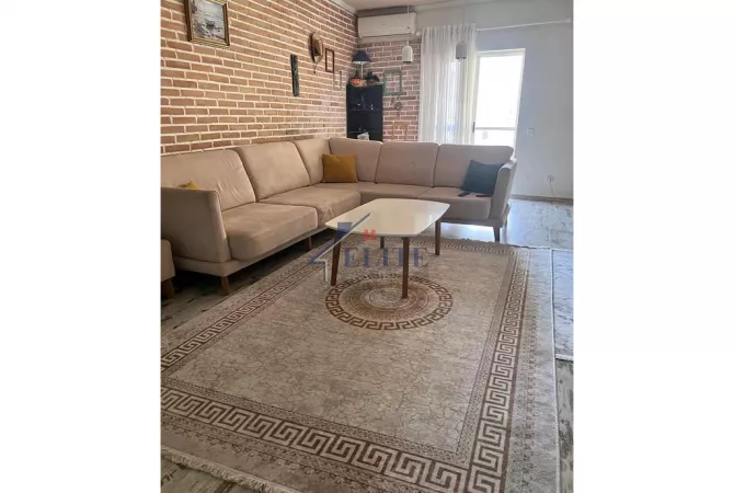 Shtepi me qera Apartament ne Tirane, 2+1, Mobilimi E mobiluar, Pagesa 670  Euro.