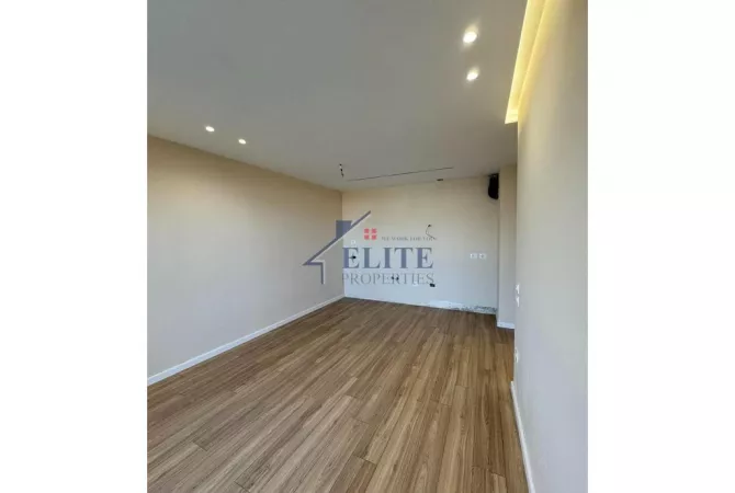 Shtepi ne shitje Apartament ne Tirane, 2+1, Mobilimi Bosh, pa mobiluar, Pagesa 171,000  Euro.