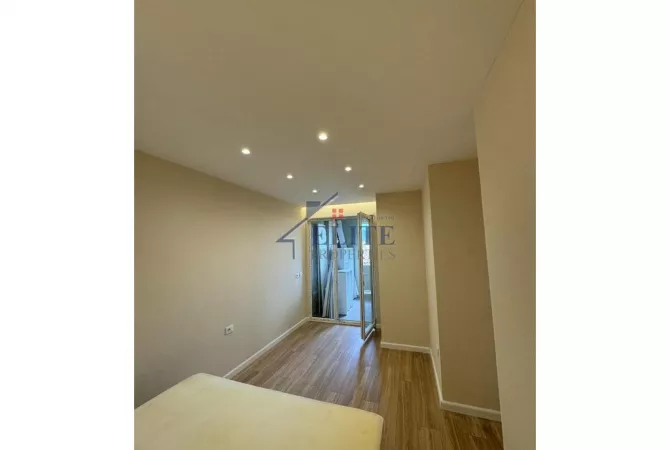 Shtepi ne shitje Apartament ne Tirane, 2+1, Mobilimi Bosh, pa mobiluar, Pagesa 171,000  Euro.
