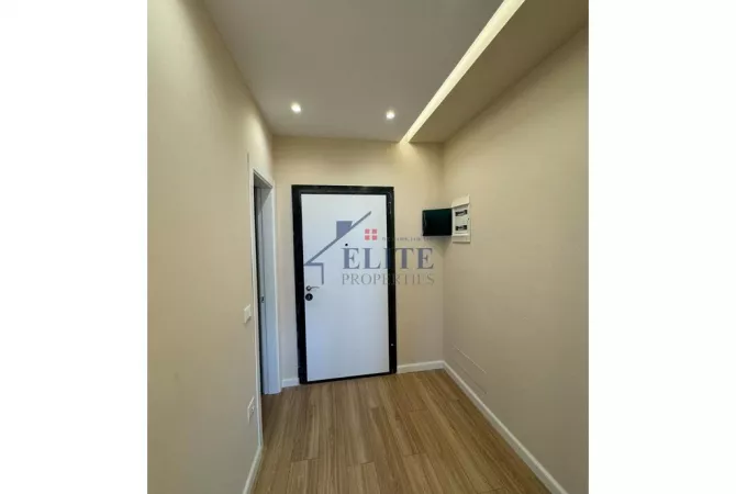 Shtepi ne shitje Apartament ne Tirane, 2+1, Mobilimi Bosh, pa mobiluar, Pagesa 171,000  Euro.