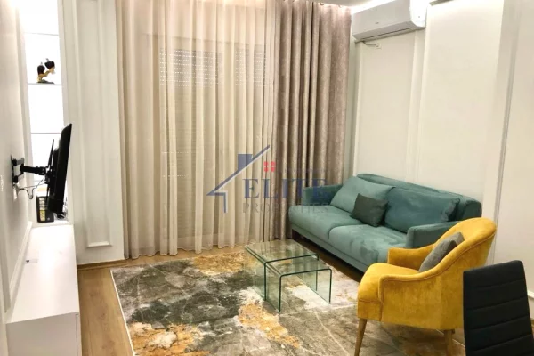 Rruga Ali Demi, apartament 1+1 me qira