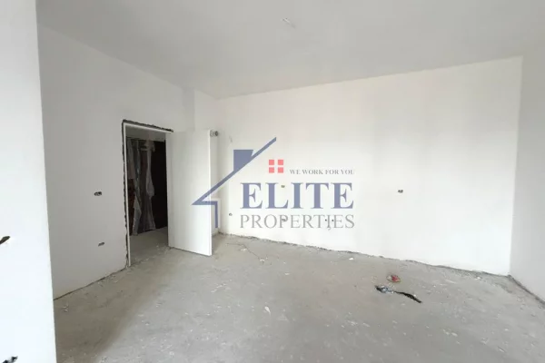 Shtepi ne shitje Apartament ne Tirane, 2+1, Mobilimi Bosh, pa mobiluar, Pagesa 141,600  Euro.