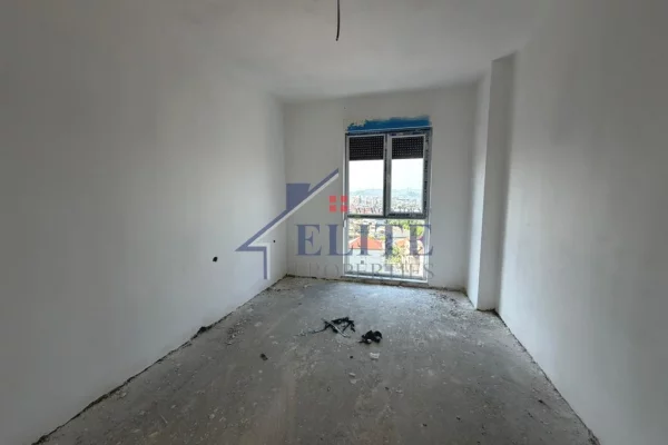 Shtepi ne shitje Apartament ne Tirane, 2+1, Mobilimi Bosh, pa mobiluar, Pagesa 141,600  Euro.