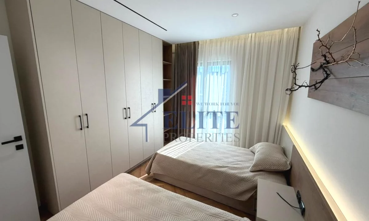 Shtepi ne shitje Apartament ne Tirane, 2+1, Mobilimi E mobiluar, Pagesa 240,000  Euro.