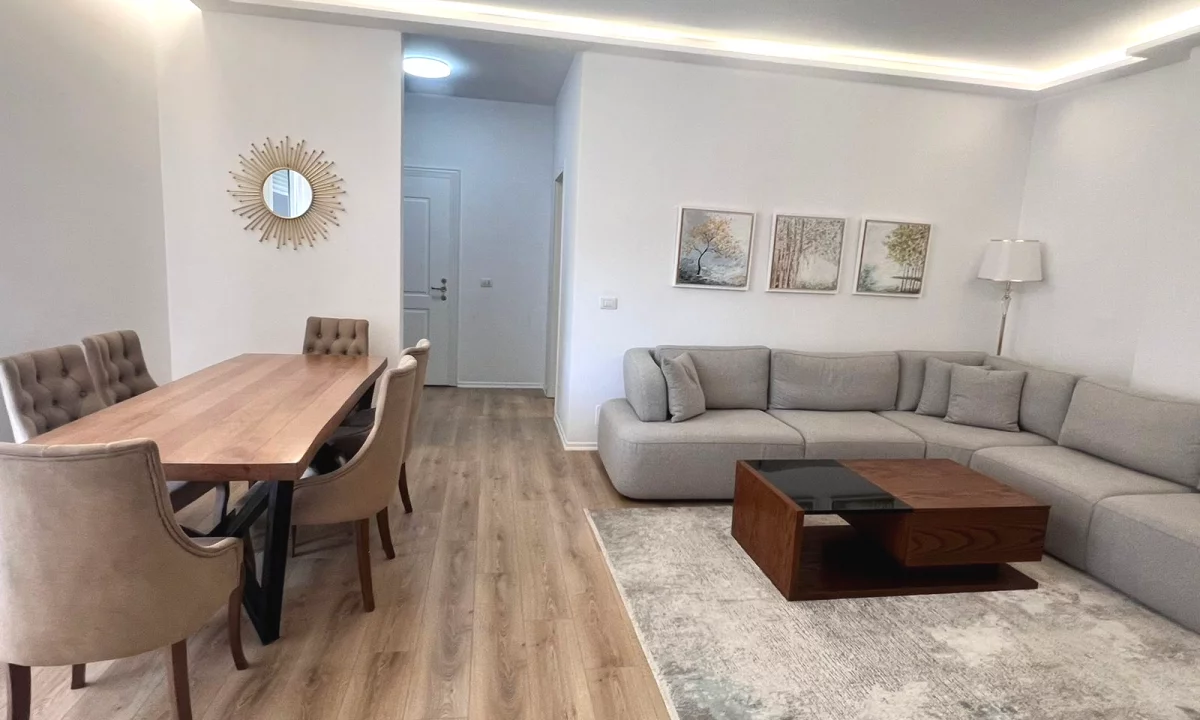 Shtepi ne shitje Apartament ne Tirane, 2+1, Mobilimi E mobiluar, Pagesa 250,000  Euro.