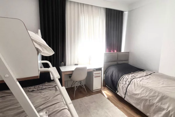 Shtepi ne shitje Apartament ne Tirane, 2+1, Mobilimi E mobiluar, Pagesa 250,000  Euro.