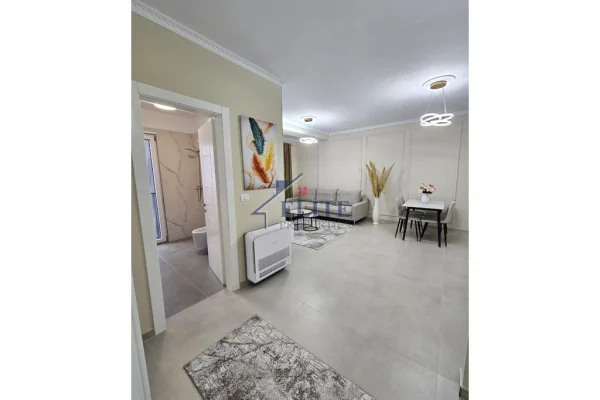 Shtepi me qera Apartament ne Tirane, 2+1, Mobilimi E mobiluar, Pagesa 50,000  Leke.