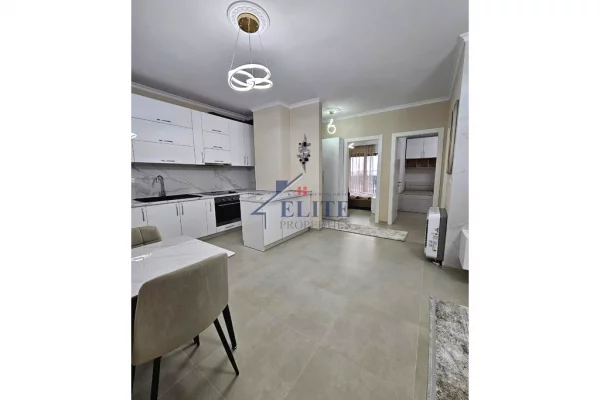 Shtepi me qera Apartament ne Tirane, 2+1, Mobilimi E mobiluar, Pagesa 50,000  Leke.