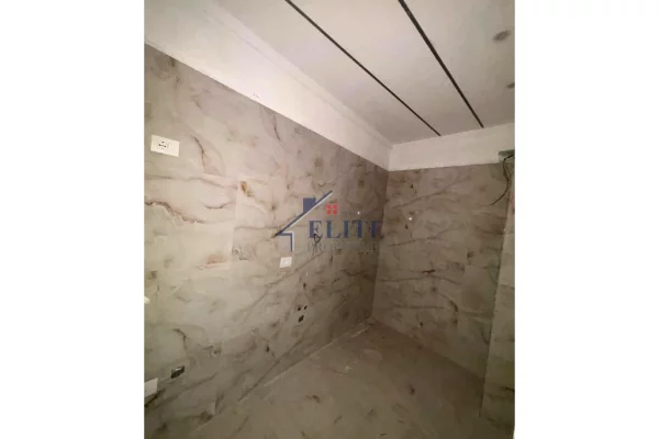 Shtepi ne shitje Apartament ne Tirane, 1+1, Mobilimi Bosh, pa mobiluar, Pagesa 114,750  Euro.