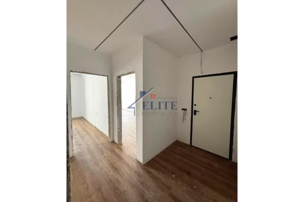 Shtepi ne shitje Apartament ne Tirane, 1+1, Mobilimi Bosh, pa mobiluar, Pagesa 114,750  Euro.