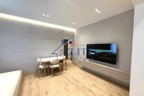 Shtepi me qera Apartament ne Tirane, 2+1, Mobilimi E mobiluar, Pagesa 900  Euro.