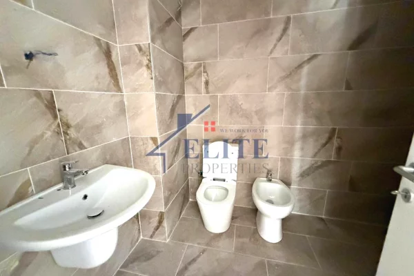 Shtepi ne shitje Apartament ne Tirane, 2+1, Mobilimi Bosh, pa mobiluar, Pagesa 158,080  Euro.