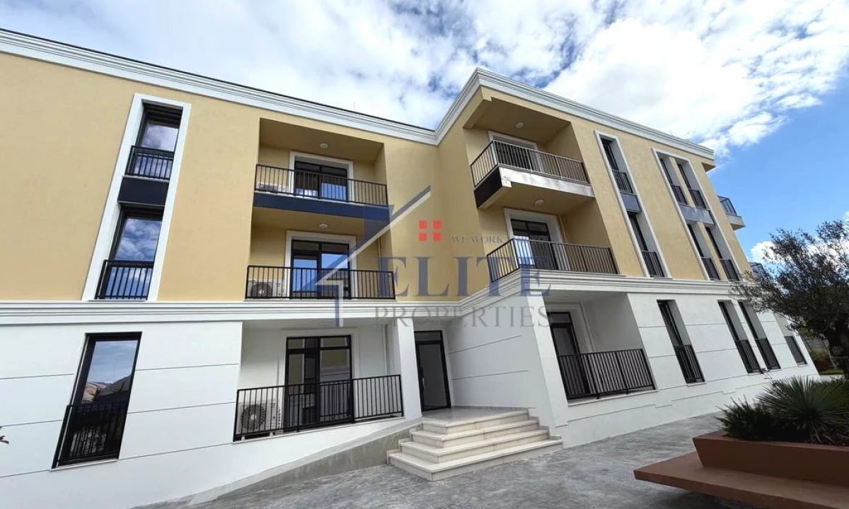 Shtepi ne shitje Apartament ne Tirane, 2+1, Mobilimi Bosh, pa mobiluar, Pagesa 158,080  Euro.