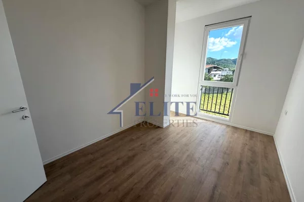 Shtepi ne shitje Apartament ne Tirane, 2+1, Mobilimi Bosh, pa mobiluar, Pagesa 158,080  Euro.