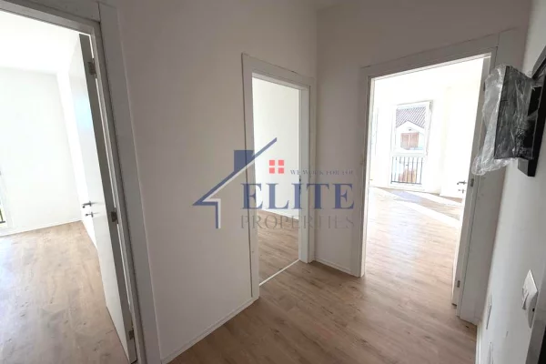Shtepi ne shitje Apartament ne Tirane, 2+1, Mobilimi Bosh, pa mobiluar, Pagesa 158,080  Euro.